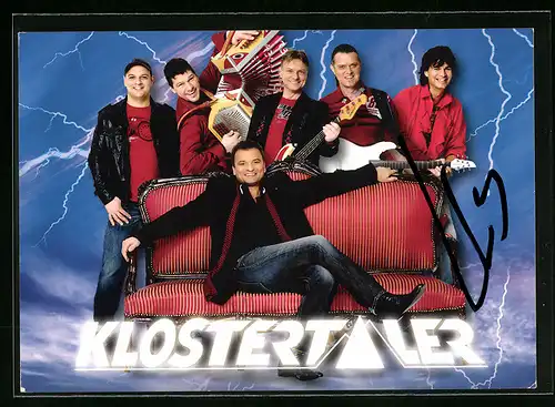 AK Musiker-Gruppe Klostertaler mit ihren Instrumenten