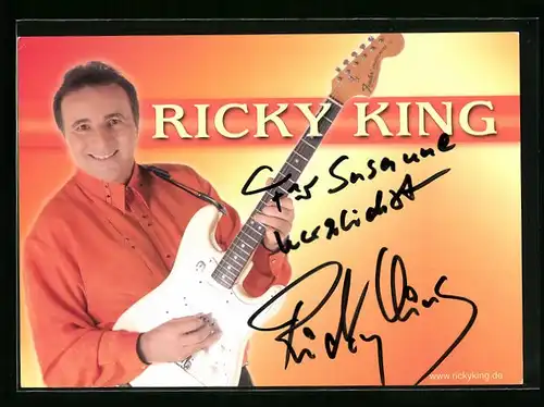 AK Musiker Ricky King mit Gitarre