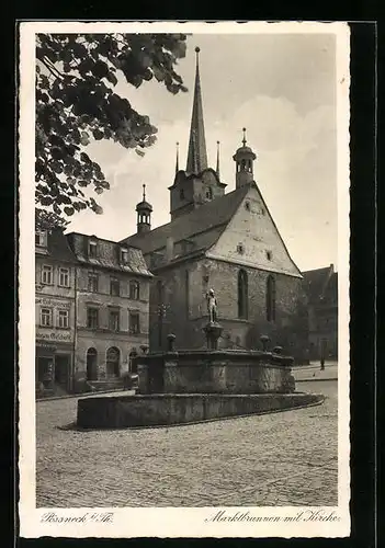 AK Pössneck / Thür., Marktbrunnen mit Kirche