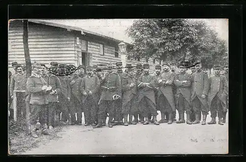 AK Kriegsgefangene Franzosen in Uniform