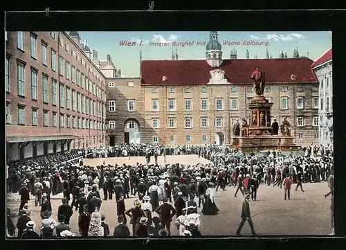 AK Wien, Hofburg, Innerer Burghof mit Wache-Ablösung und Denkmal