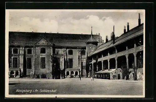 AK Königsberg i. Pr., Blick über den Schlosshof