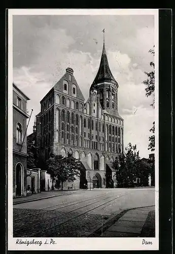 AK Königsberg i. Pr., Blick über die Strasse auf den Dom