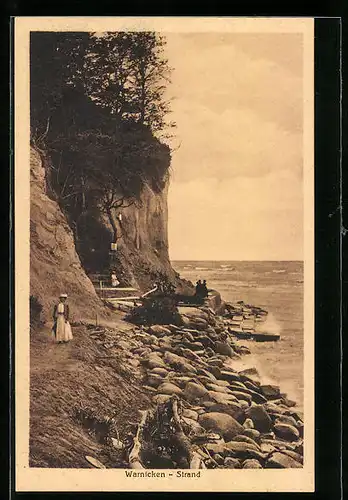 AK Warnicken, Spaziergänger am Strand