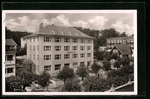 AK Sellin a. Rügen, Schloss am Meer mit Strassenpartie