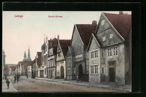 AK Lemgo, Breite-Strasse mit Geschäften