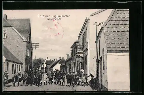 AK Lügumkloster, Norderstrasse mit Schulkindern