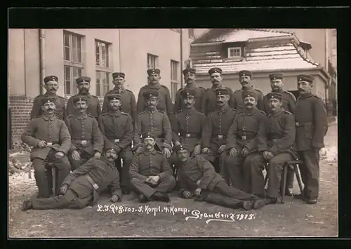 Foto-AK Graudenz, L. I. Regt. 707, 5. Korpl. 4. Komp. 1915, Soldaten in Uniform