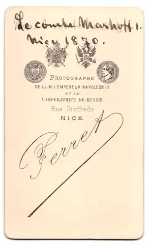 Fotografie Ferret, Nice, Portrait Comte Markoff 1. im Anzug mit Fliege, 1870