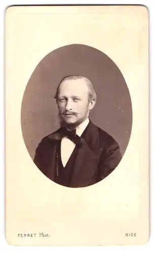Fotografie Ferret, Nice, Le Comte Markoff 2. im Anzug mit Shin Strap Bart, 1870