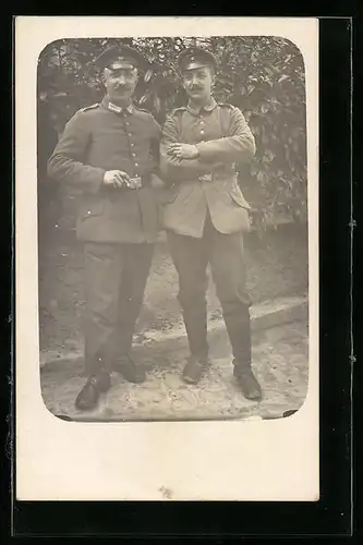 AK Deutsche Offiziere mit Zigarren
