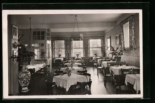 AK Heiligenhafen, Innenansicht des Käppen Plambeck`s Kaffeehaus