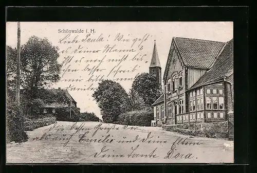 AK Schönwalde i. H., Strassenpartie mit Kirche