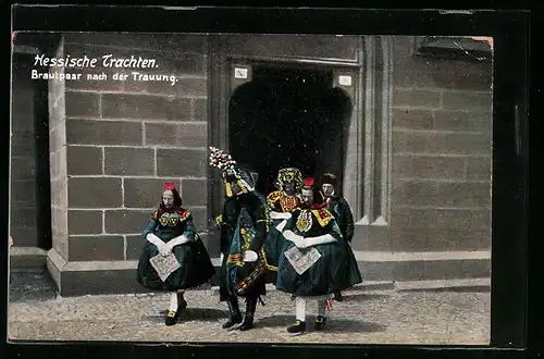 AK Brautpaar in Tracht nach der Trauung