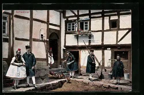 AK Hessische Bauern in Tracht bei der Arbeit auf dem Hof