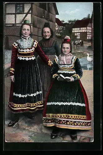 AK Frauen in Hessischer Tracht aus Marburg-Cölbe