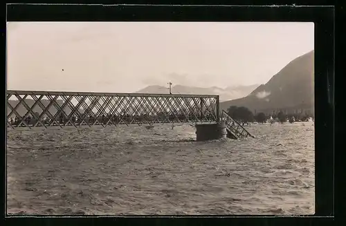 Foto-AK Schaan, Durch Hochwasser zerstörte Brücke