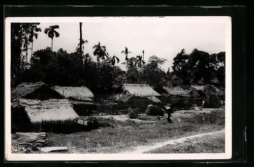 AK Tourane, Dorf mit strohgedeckten Häusern