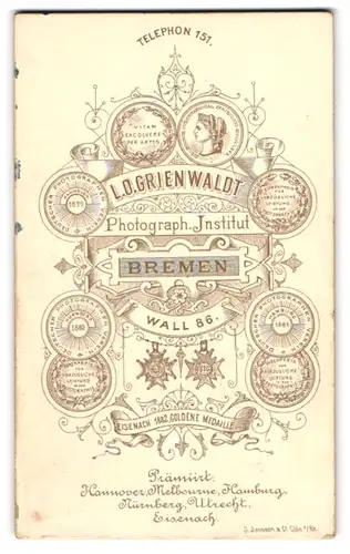 Fotografie L. O. Grienwaldt, Bremen, Medaillen und Münzen umgeben die Anschrift des Fotografen