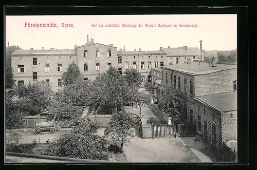 AK Fürstenwalde-Ketschendorf /Spree, Hof der weiblichen Abteilung der Anstalt Bethanien