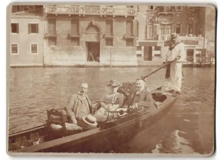 28 Fotografien unbekannter Fotograf, Venedig, Baron Hilmar von dem Bussche in Venedig, Gondel, Kriegsschiff, 1900 0