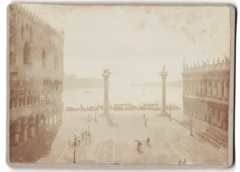 28 Fotografien unbekannter Fotograf, Venedig, Baron Hilmar von dem Bussche in Venedig, Gondel, Kriegsschiff, 1900 10