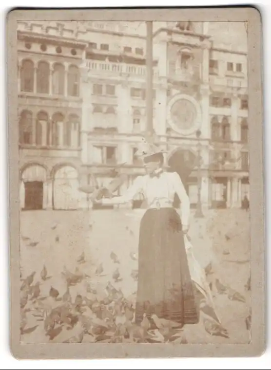 28 Fotografien unbekannter Fotograf, Venedig, Baron Hilmar von dem Bussche in Venedig, Gondel, Kriegsschiff, 1900 13
