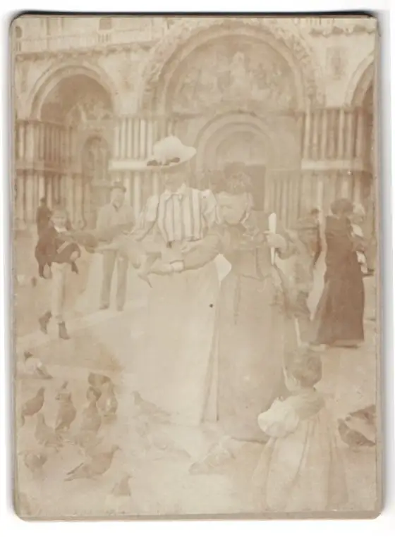 28 Fotografien unbekannter Fotograf, Venedig, Baron Hilmar von dem Bussche in Venedig, Gondel, Kriegsschiff, 1900 15