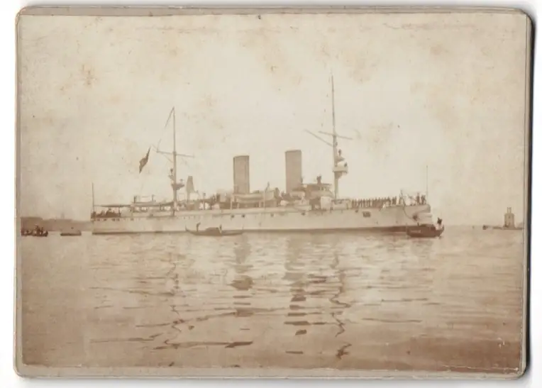 28 Fotografien unbekannter Fotograf, Venedig, Baron Hilmar von dem Bussche in Venedig, Gondel, Kriegsschiff, 1900 23