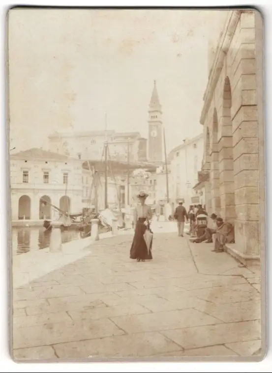 28 Fotografien unbekannter Fotograf, Venedig, Baron Hilmar von dem Bussche in Venedig, Gondel, Kriegsschiff, 1900 5