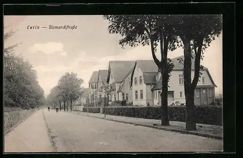 AK Eutin, Passanten in der Bismarckstrasse