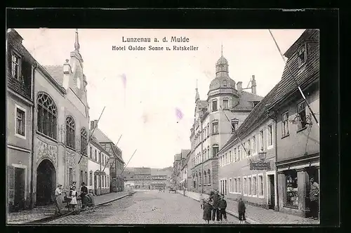 AK Lunzenau a. d. Mulde, Hotel Goldne Sonne u. Ratskeller