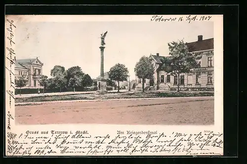 AK Teterow i. Meckl., Gasthaus Bismarck und Kriegerdenkmal