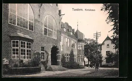 AK Tondern, Kreishaus mit Strassenpartie