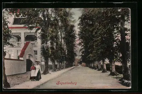 AK Augustenburg, Strassenpartie mit Gebäudeansicht