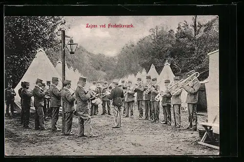 AK Lejren /Frederiksvaerk, Zeltplatz mit musizierenden Soldaten