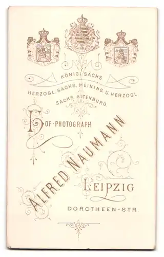 Fotografie A. Naumann, Leipzig, älterer Herr im Anzug mit Backenbart und hoher Stirn