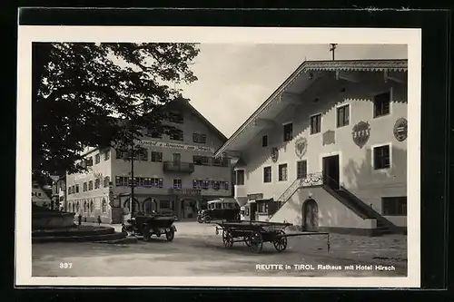 AK Reutte, Rathaus mit Hotel Hirsch