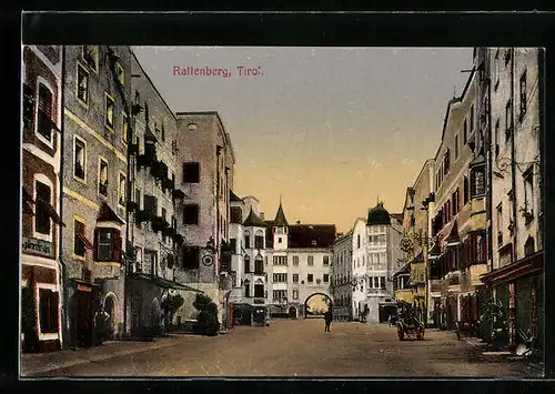 AK Rattenberg, Strassenpartie mit Geschäft und Tor