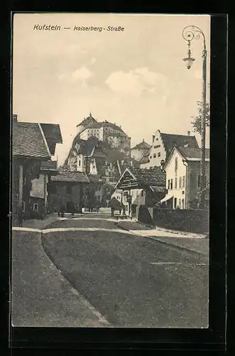AK Kufstein, Passanten in der Kaiserbergstrasse