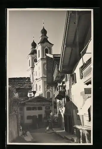 Foto-AK Hopfgarten, Blick zu den Türmen der Wallfahrtskirche