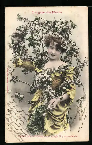 AK Junge Dame im Kleid mit Blumensprache