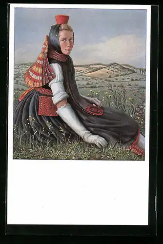 AK Junge Frau in Hessischer Tracht im Gras sitzend