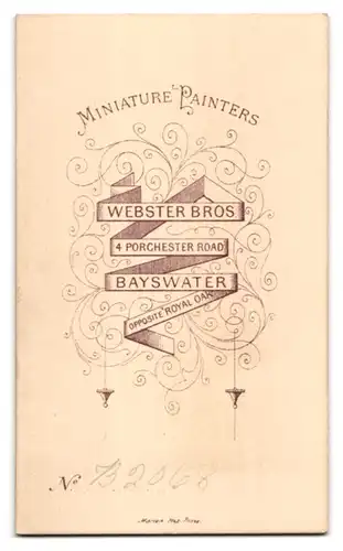 Fotografie Webster Bros, Bayswater, 4, Porchester Road, Junger Herr im Anzug mit Krawatte