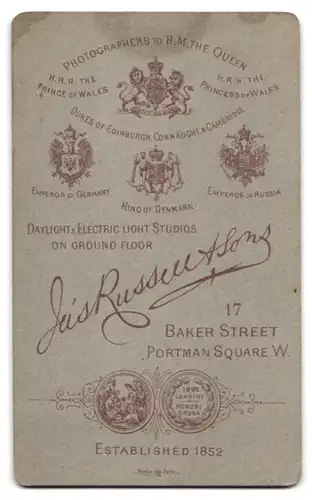 Fotografie Russell & Sons, London, 17, Baker Street, Bürgerlicher Herr mit Vollbart