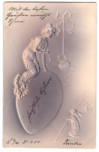 Präge-Airbrush-AK Mädchen bemalt riesiges Ei, Osterhase schaut zu