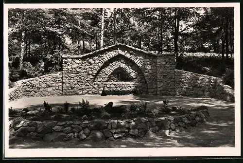 Fotografie Brück & Sohn Meissen, Ansicht Geithain i. Sa., Blick auf die Heilquelle