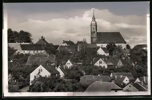 Fotografie Brück & Sohn Meissen, Ansicht Krögis, Blick in die Stadt mit Kirche und Wohnhäusern