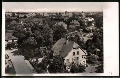 Fotografie Brück & Sohn Meissen, Ansicht Arnsdorf i. Sa., Blick auf die Stadt mit Wohnhäusern