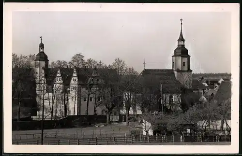 Fotografie Brück & Sohn Meissen, Ansicht Wermsdorf i. Sa., Blick auf die Kirche und Schloss